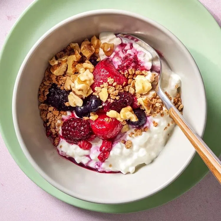 Cottage Cheese and Berry Bowl